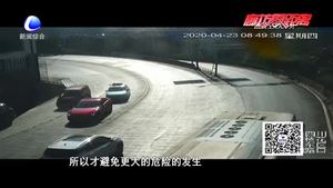 零距離·交通：騎行滑板車上路 交警提醒出行安全