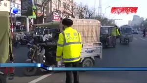 零距離·交通：整治非機動車 行人“任性”行為 大城交警持續(xù)行動