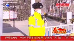 不一樣的春節(jié)：疫情防控交警不退 春節(jié)堅守防疫崗